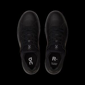 USED Roger On Cloud shoes.